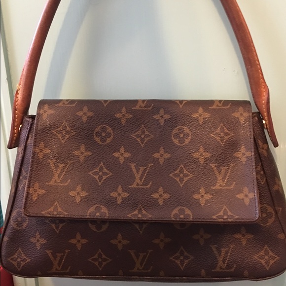 Louis Vuitton Handbags - 💥Authentic💥Louis Vuitton mini ❤️❤️